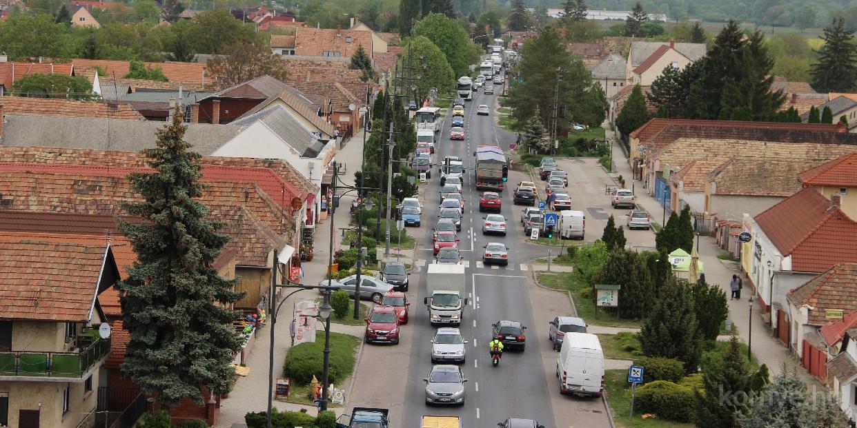 Aszfaltozás: a nemzetközi kerékpáros versenyre készülnek