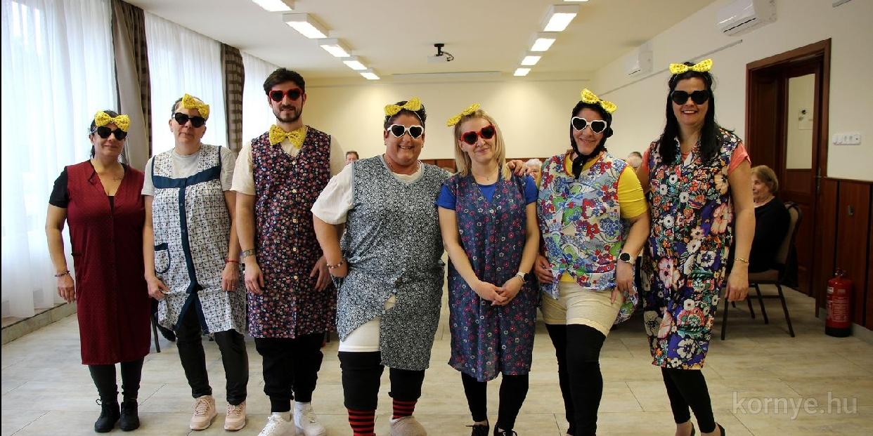 Makaréna, néma paródia és ülőtánc