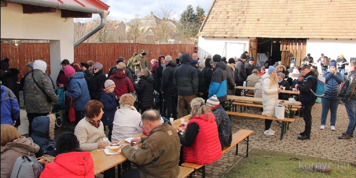 Több százan a Hagyományőrző Disznóvágáson