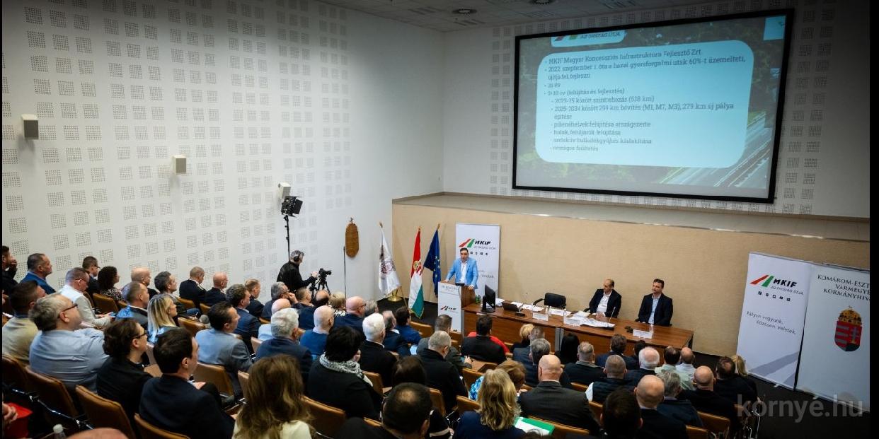 Indul az M1-es autópálya bővítése