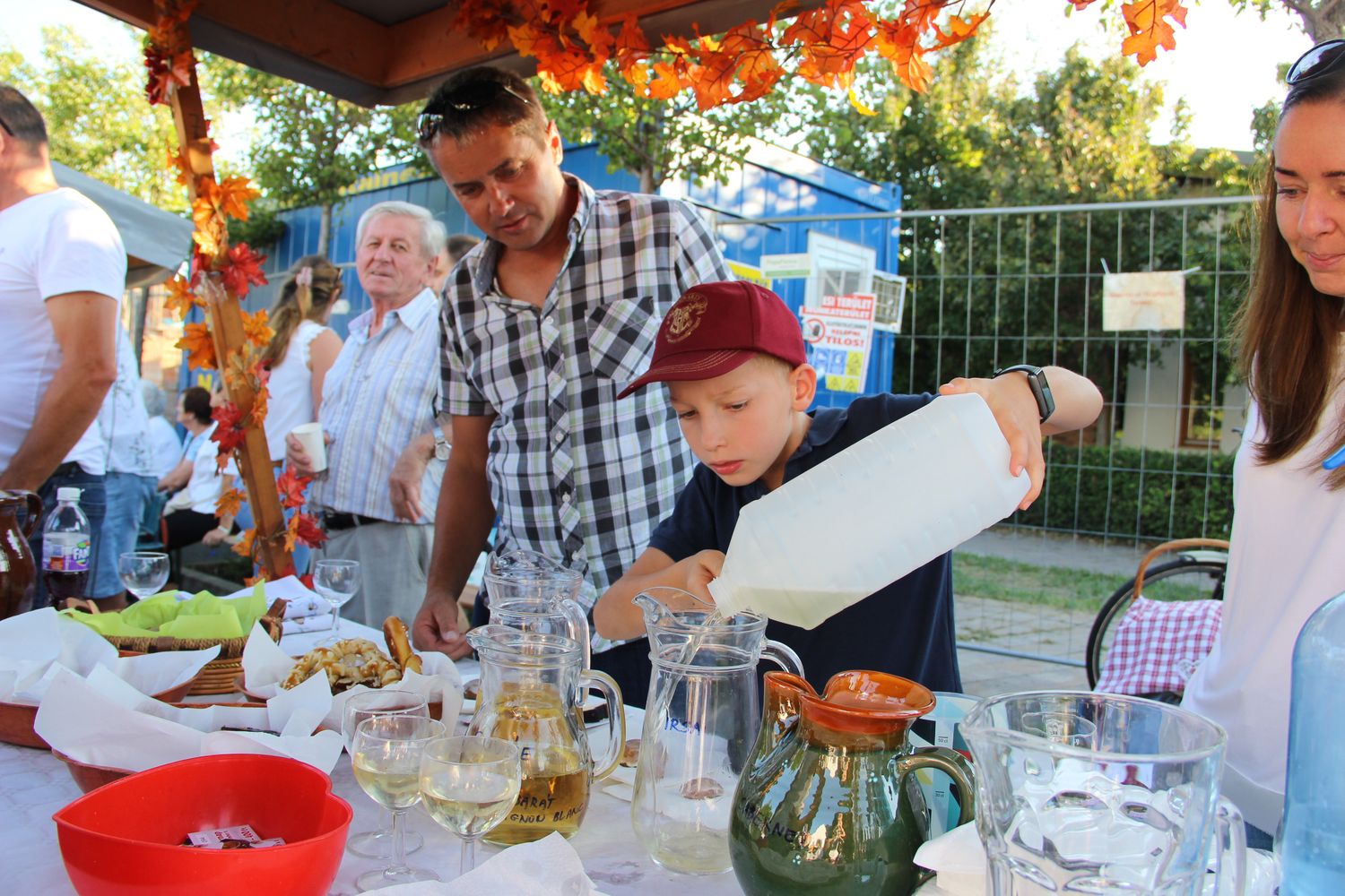A bor boldoggá teszi az embereket…