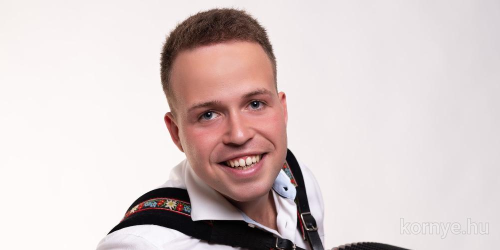 30 éves a dalkör: harmonika est