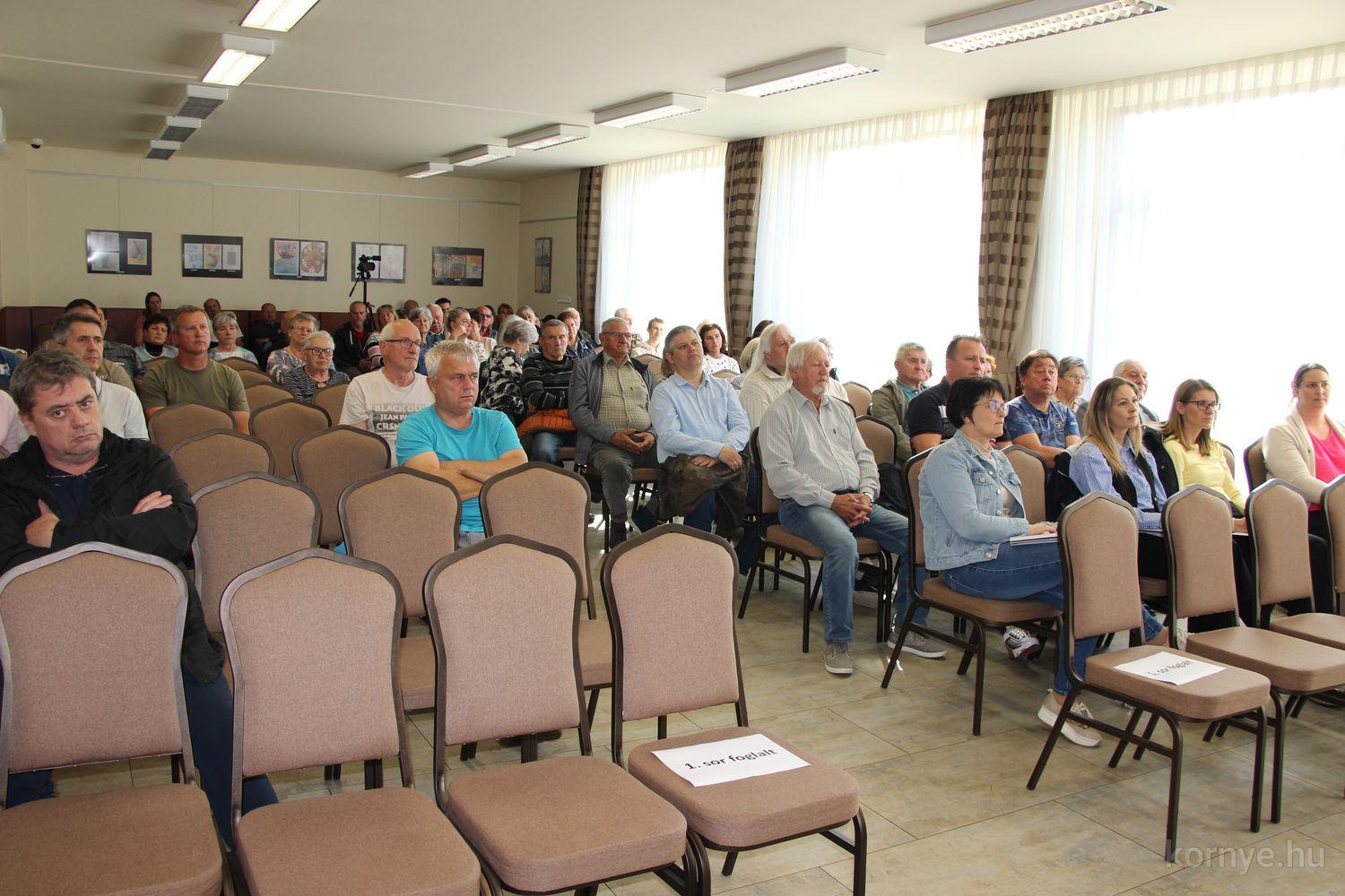 2026-05-18-falugyűlés