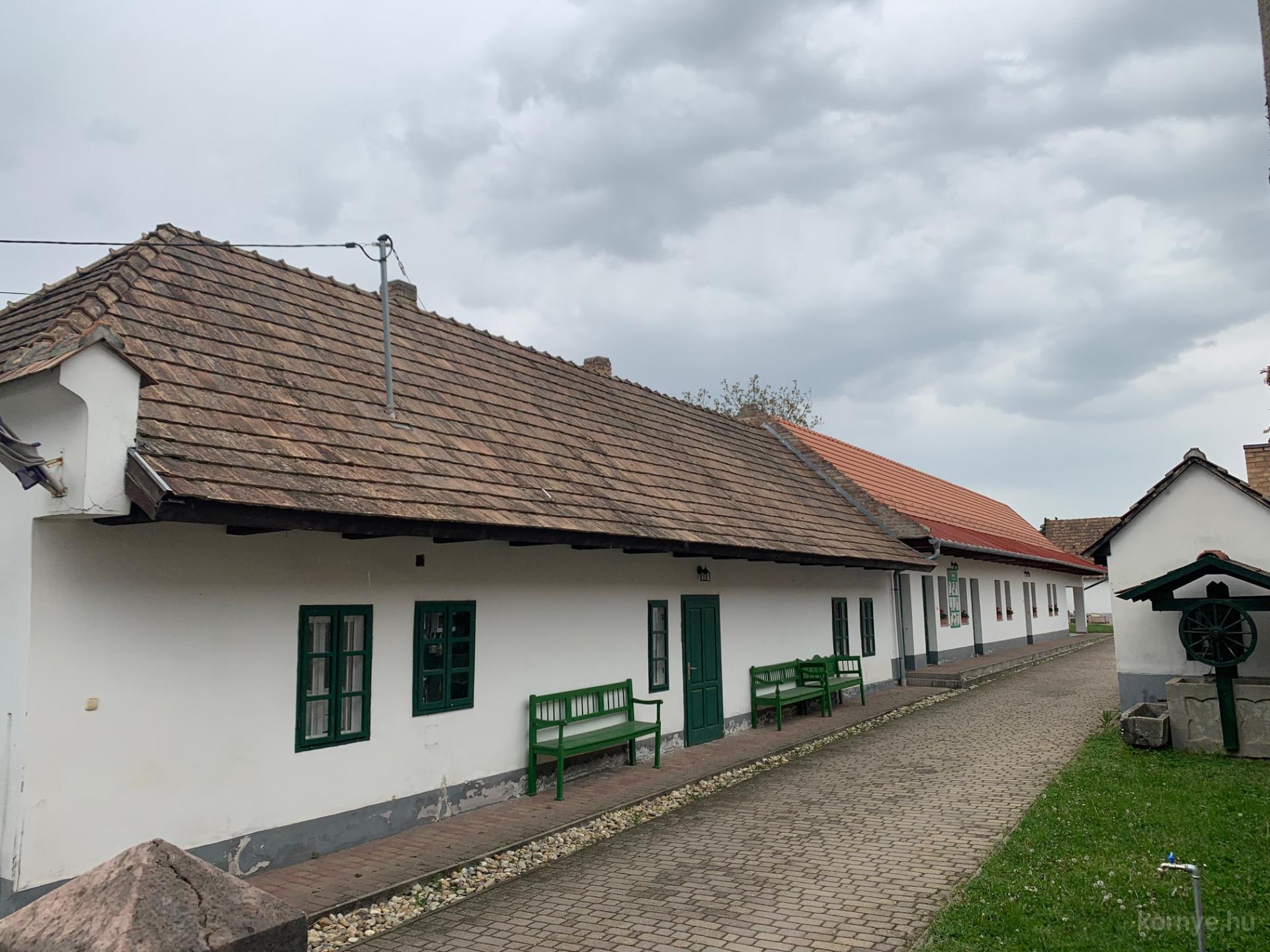 Tájház napelem telepítés