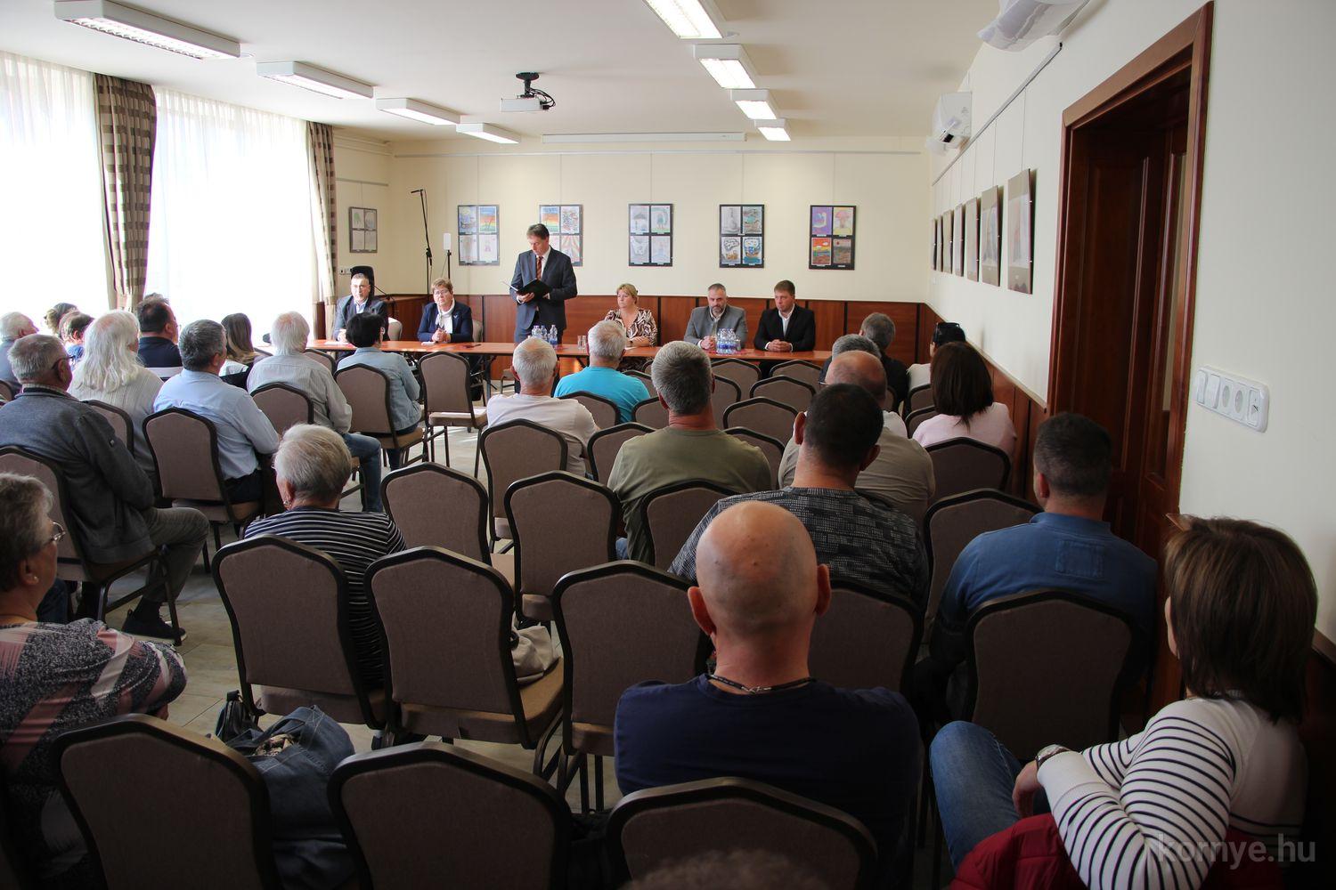 2026-05-18-falugyűlés